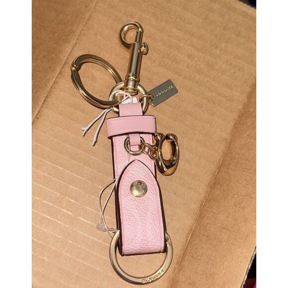 COACH CZ088 Trigger Snap Bag Charm Powder Pink Key Chain FOB - Picture 7 of 7
